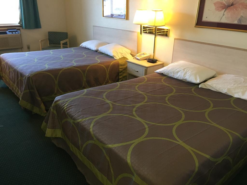Super 8 By Wyndham Willcox Motel Стая снимка